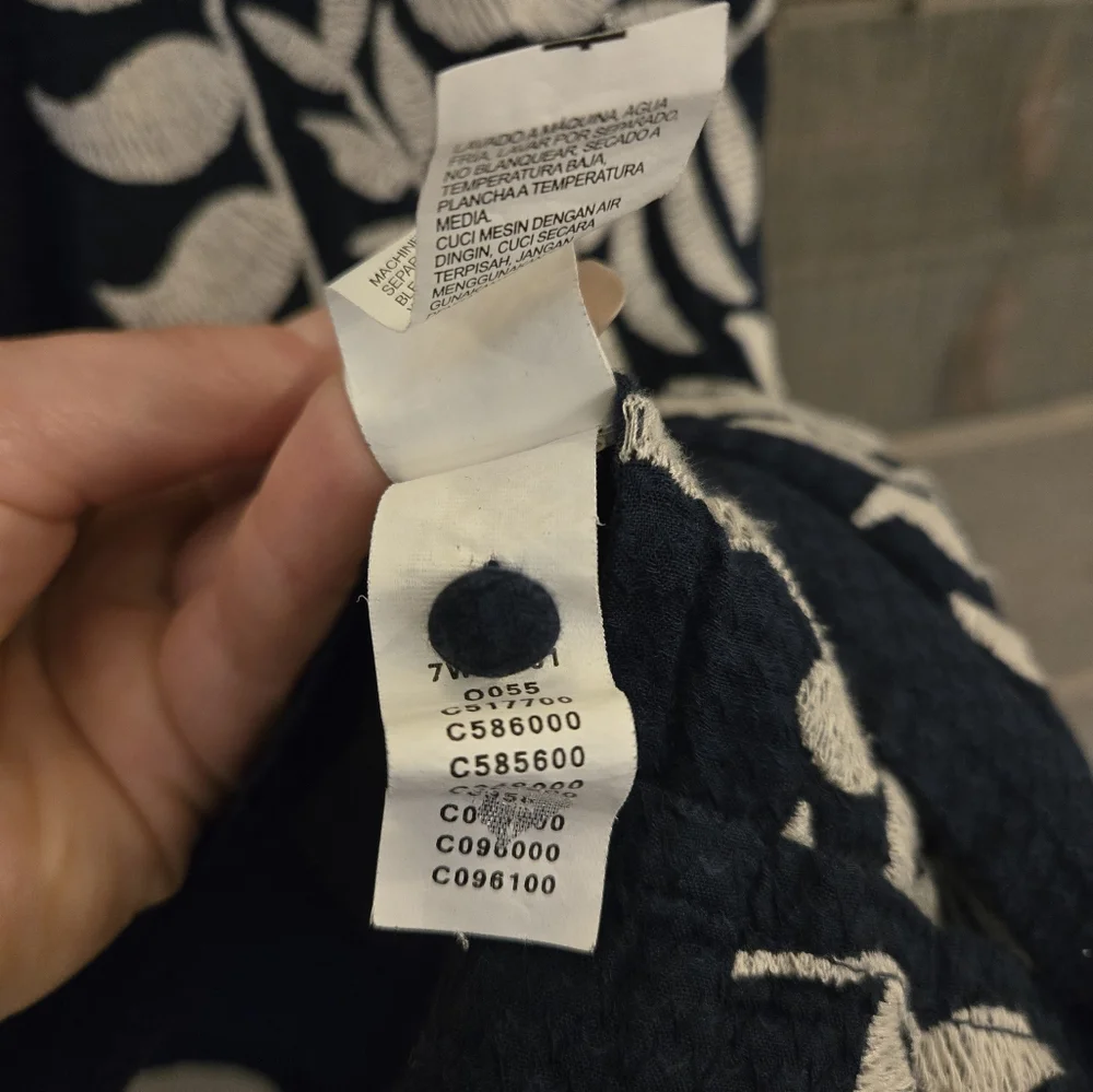 Lucky Brand Navy Embroidered Tank Medium - Picture 7 of 9